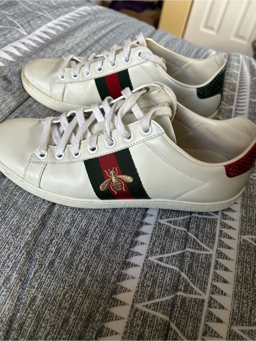 Gucci Bee Logo Sneakers Size 36